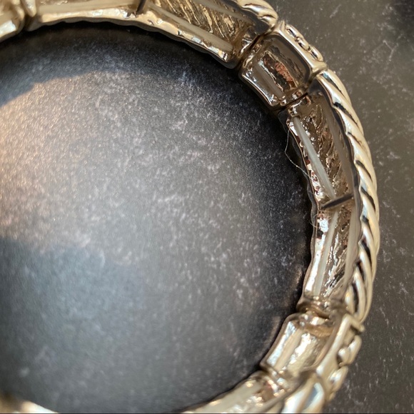 Bangle Trio| Smithsonian Institution Exclusive - Picture 6 of 13